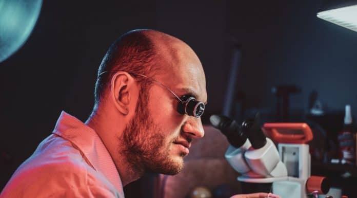 Óra karbantartás – Hogyan őrizheted meg kedvenc órádat az unokáidnak is? Óra karbantartás
