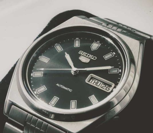 Seiko 5 1995-ből, professzionális teljes felújítás után Seiko 5