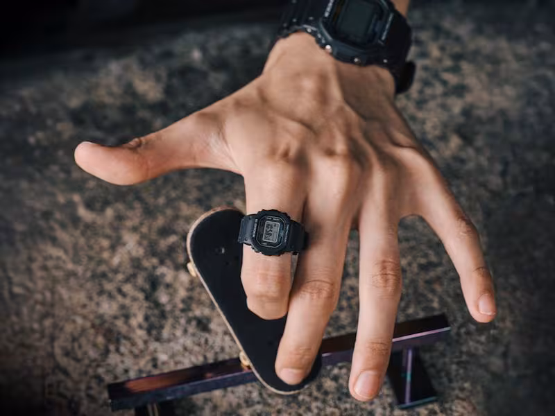 Casio: újra készleten a DWN-5600 Nano és a CRW-001 több piacon Casio DWN-5600 CRW-001-1 CRW-001G-9