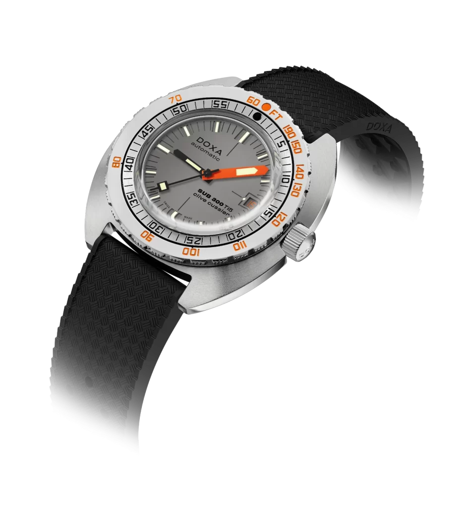 Doxa Sub 300 Ti5 Clive Cussler titánból