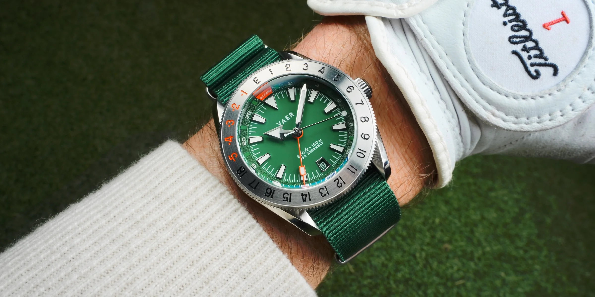 Vaer G2 Fairway GMT: 39 mm-es golfihletésű kvarcóra Vaer G2 Fairway GMT