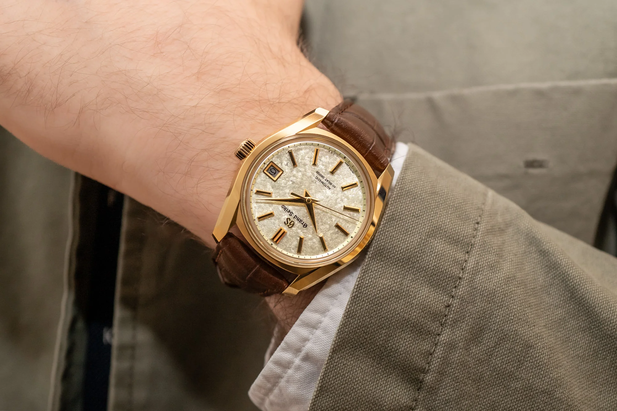 Grand Seiko SBGH376 karóra elölnézetben