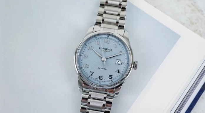 Világoskék számlappal bővül a Longines Master Collection
