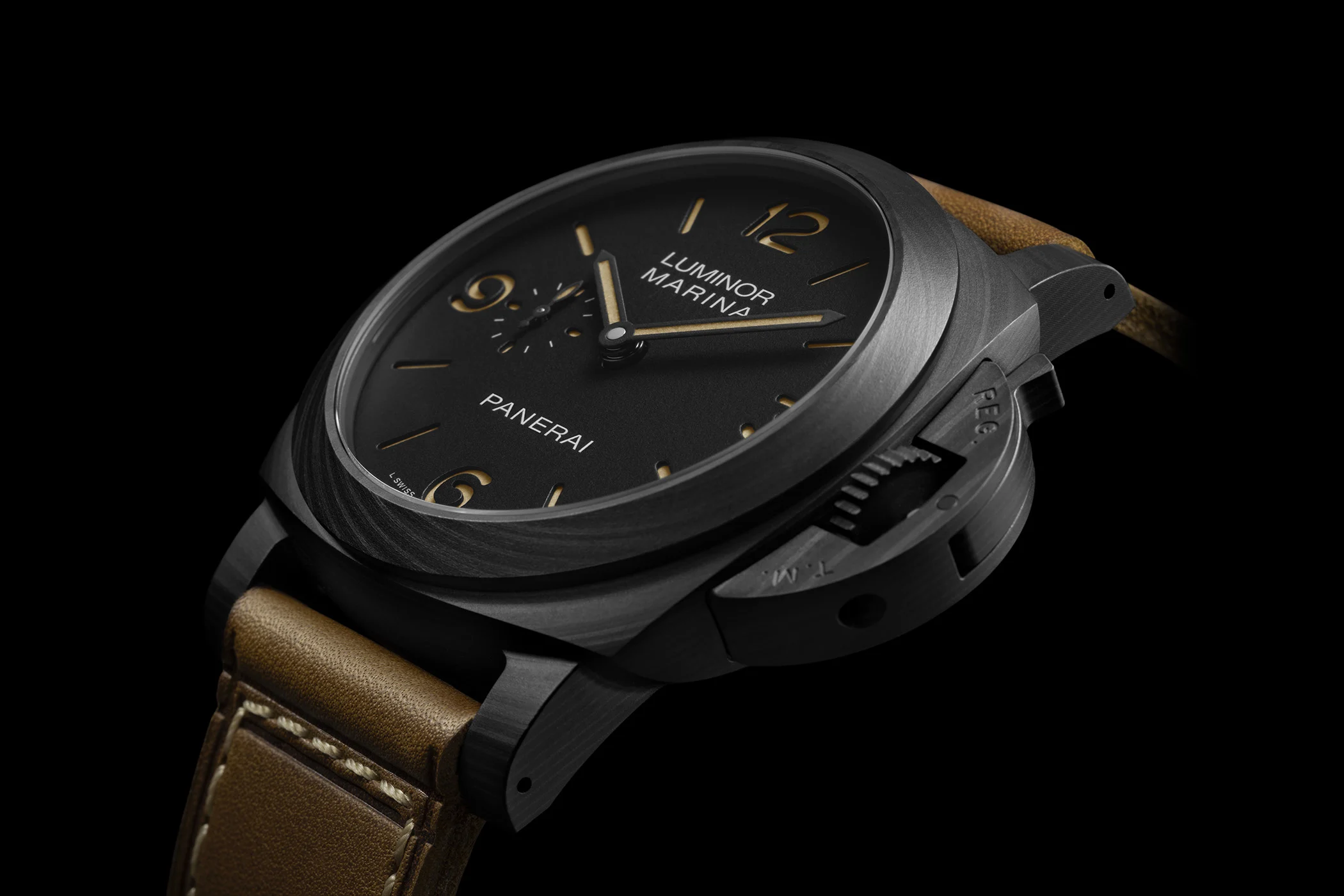 Panerai Luminor Marina PAM01707 Carbotech óra elölnézetben