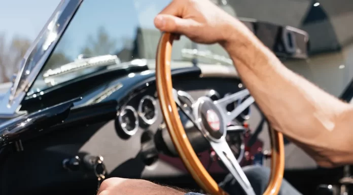 Bulova Shelby Racer Chronograph 96K118: alumínium Daytona Coupe órába fordítva Bulova Shelby Racer Chronograph 96K118