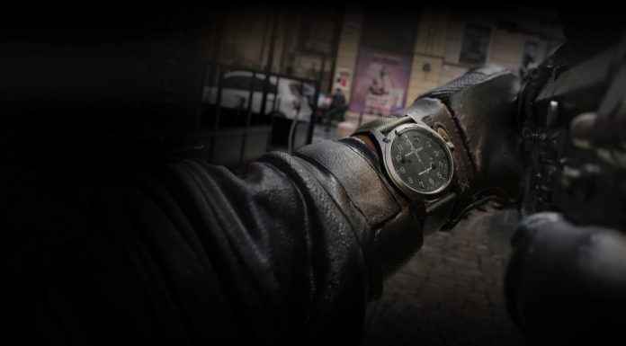 Hamilton Khaki Field Modern Warfare 4 Edition: most kézi felhúzású óra jött a Call of Duty-hoz Hamilton Khaki Field watch worn by Captain Price lying on concrete