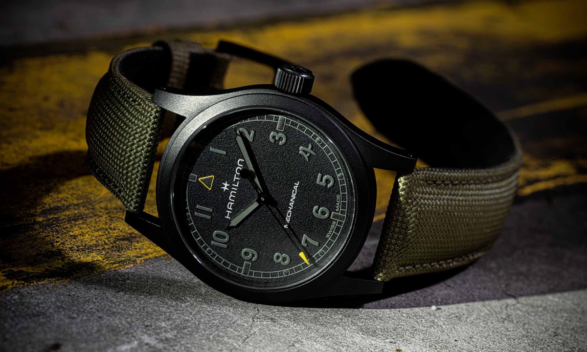 Hamilton Khaki Field Modern Warfare 4 Edition: most kézi felhúzású óra jött a Call of Duty-hoz Hamilton Khaki Field Modern Warfare 4 Edition: most kézi felhúzású óra jött a Call of Duty-hoz
