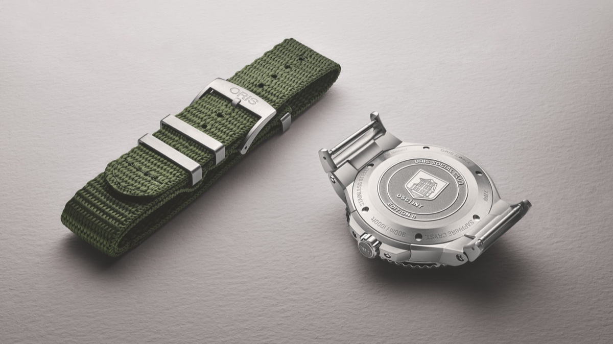 01 733 7789 4121-Set - Oris Social Club Edition II