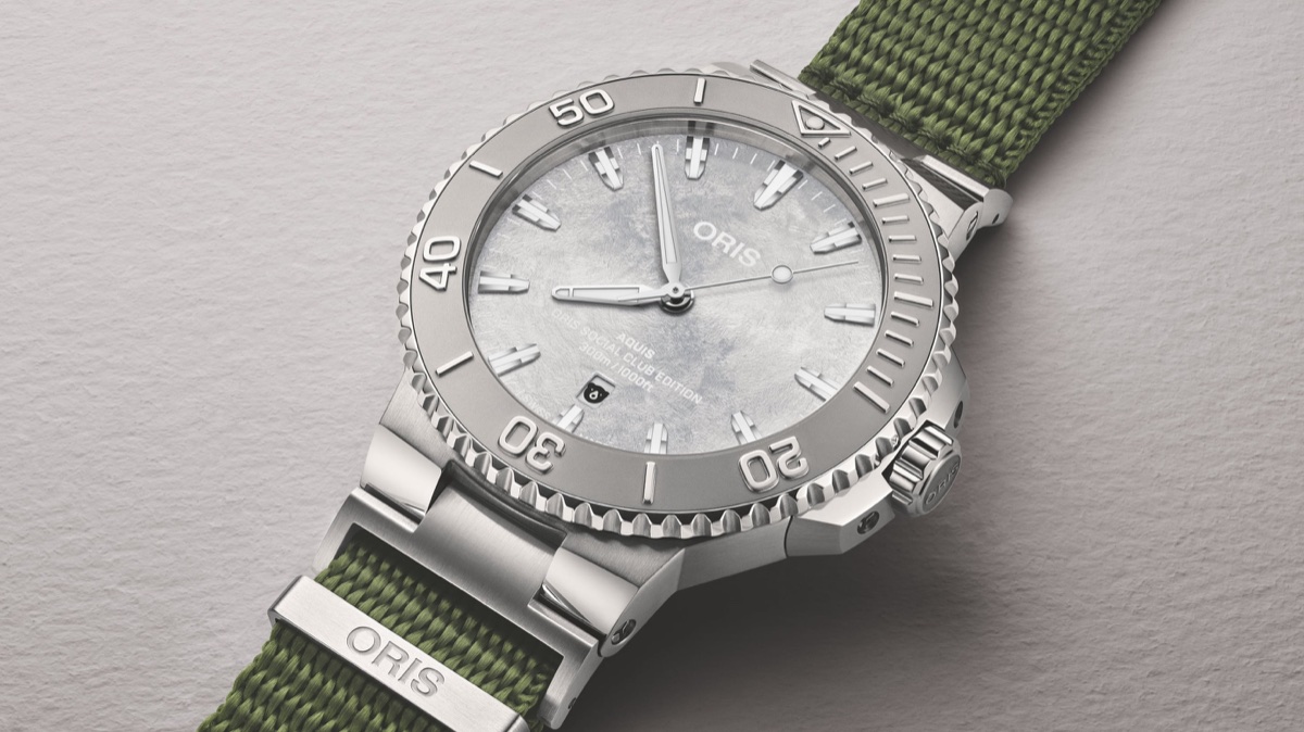 01 733 7789 4121-Set - Oris Social Club Edition II
