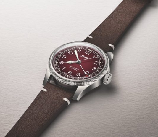 Burgundi számlappal és szarvasbőr szíjjal érkezik az Oris Big Crown Pointer Date x Cervo Volante 01 754 7785 4038-Set_Oris x Cervo Volante