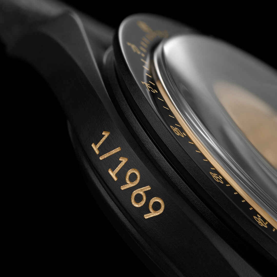 Omega x Swatch MISSION TO THE MOON 1969: aranyrészletekkel érkezett a limitált MoonSwatch Swatch MISSION TO THE MOON 1969 SSX01B700 Bioceramic MoonSwatch Collection Speedmaster Moonwatch Omega x Swatch MoonSwatch: How Long Will the Hype Last?