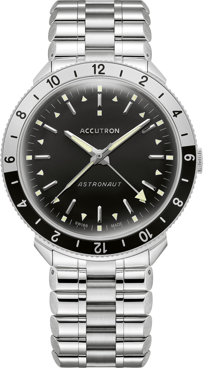A 2023-as Accutron Astronaut „T” újrakiadás fekete számlappal, kétszínű 24 órás lünettával és acél fémszíjjal