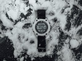 RZE UTD-8080 – Frissült a titántokos digitális toolwatch RZE UTD-8080-ST digitális óra fehér Cerakote-bevonatú titántokkal és fekete részletekkel