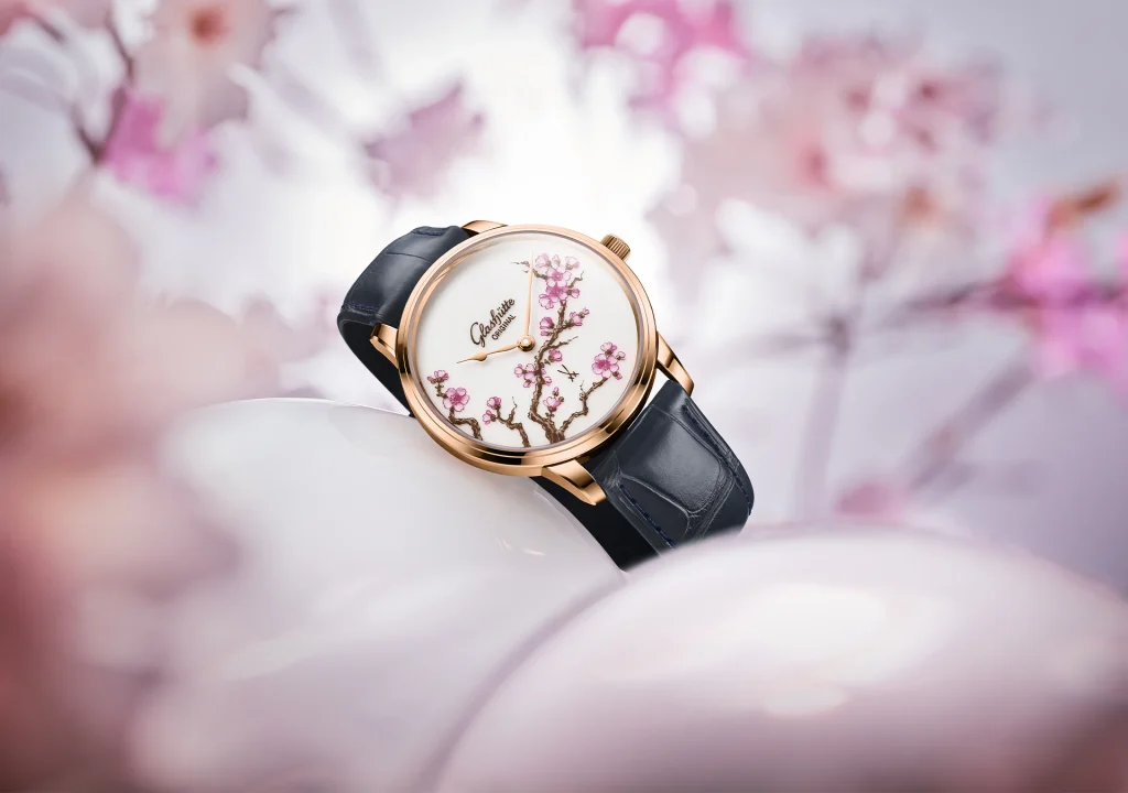 Glashütte Original Senator Meissen „Cherry Blossom”: kézzel festett porcelán számlap vörösarany tokban Glashütte Original Senator Meissen „Cherry Blossom”: kézzel festett porcelán számlap vörösarany tokban