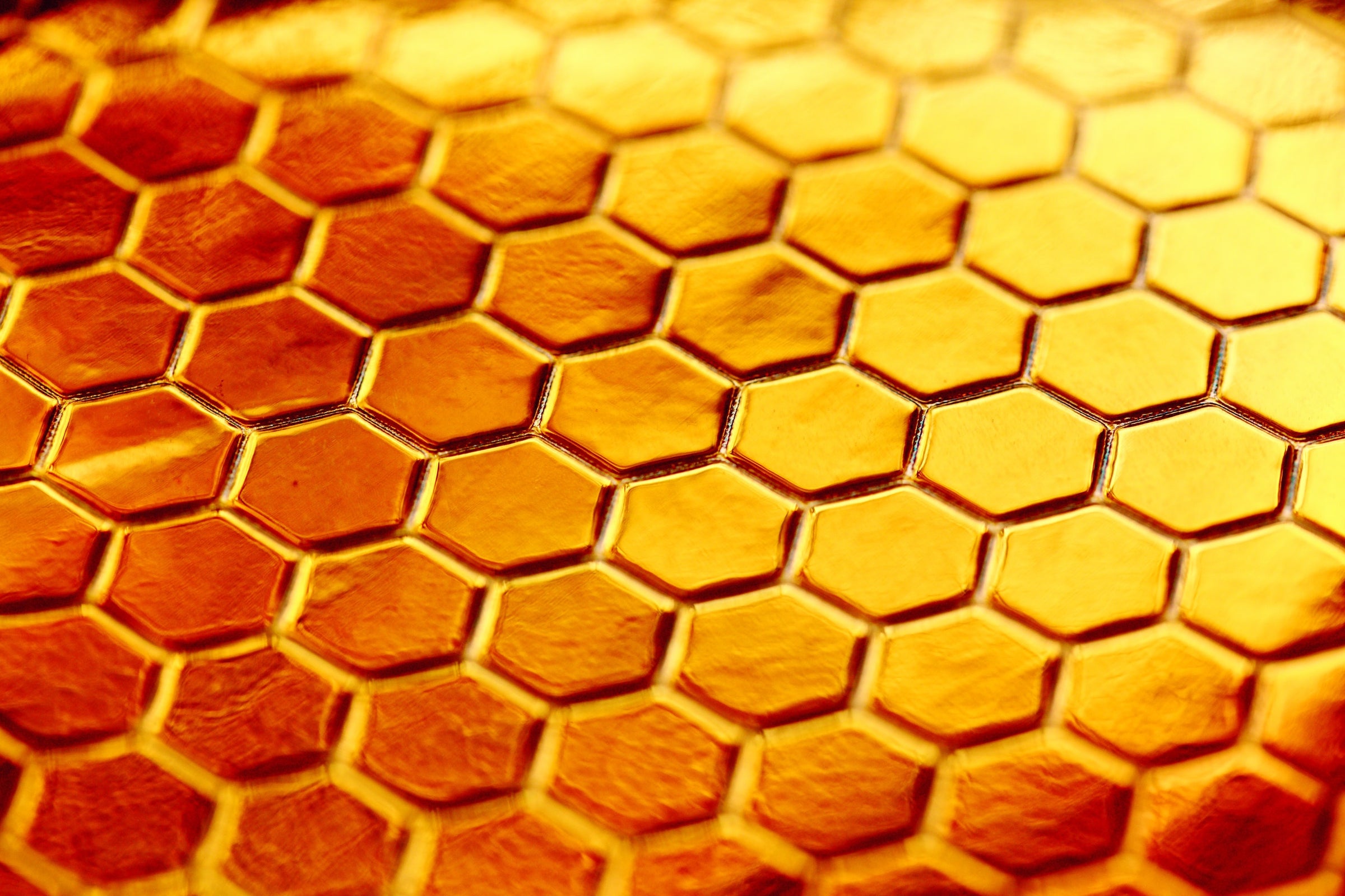 RZE UTD-8080 – Frissült a titántokos digitális toolwatch Hatszögminta, az UltraHex névadója