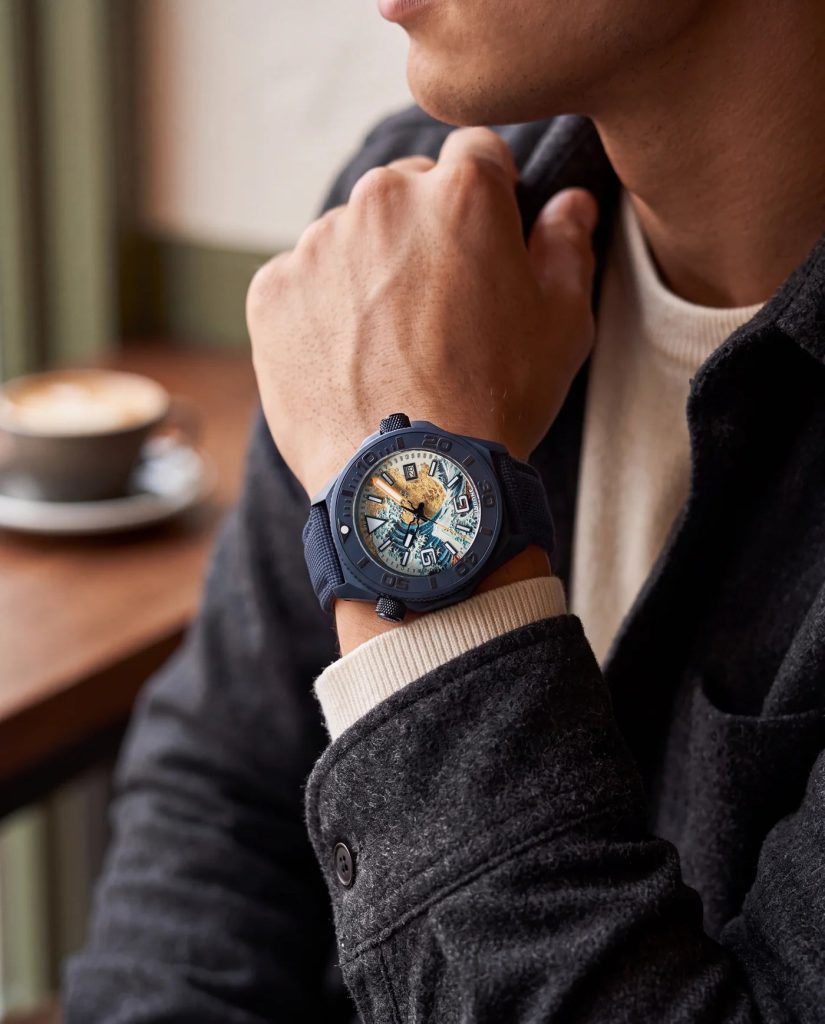 UNDONE Aquadeep The Great Wave - Visszatért és most aranyfüstre épül Hokuszai nagy hulláma Az óra csuklón, sötétkék Cordura szíjon