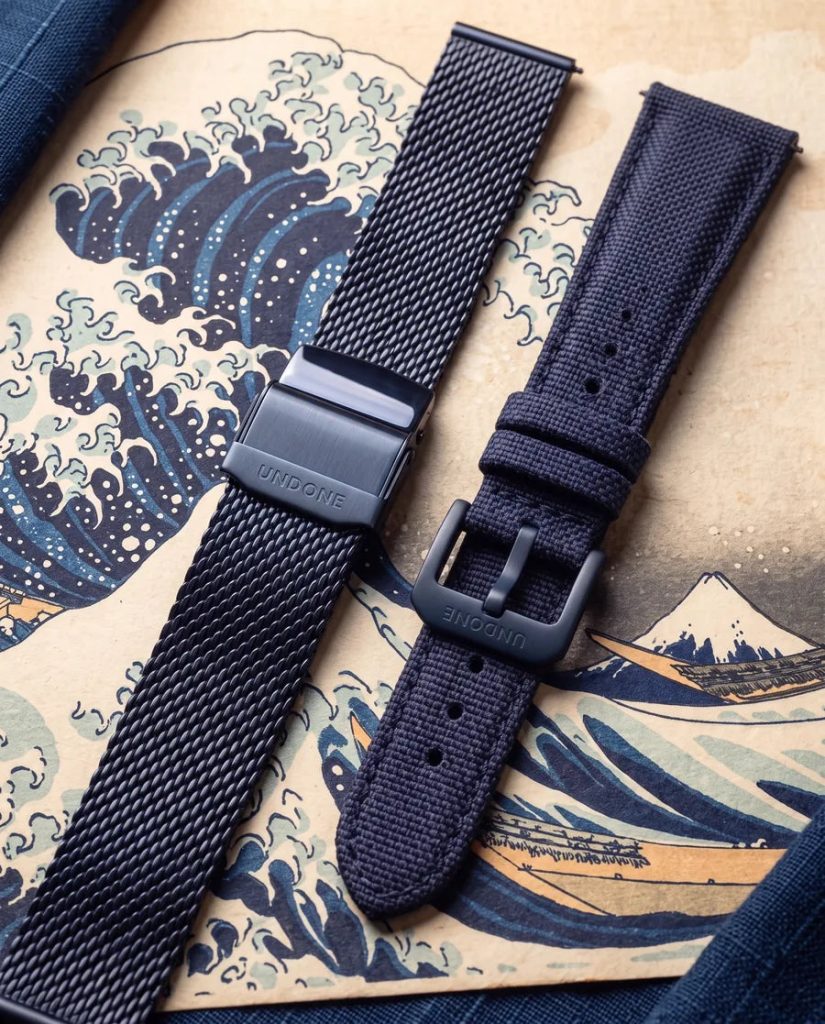 UNDONE Aquadeep The Great Wave - Visszatért és most aranyfüstre épül Hokuszai nagy hulláma A két szíj a csatokkal egy Nagy hullám-nyomaton
