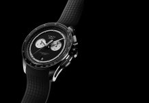Timex Atelier Chronograph Quartz M1q: svájci kvarccal nyit lejjebb az Atelier Timex Atelier Chronograph Quartz M1a 40mm Swiss Made watch with black dial and NBR synthetic rubber strap angled on dark background